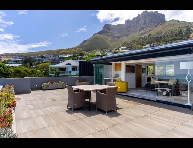 4 BEDROOM HOUSE FOR SALE IN LLANDUDNO